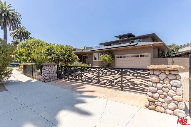 Building Photo - 11835 S Park Ave