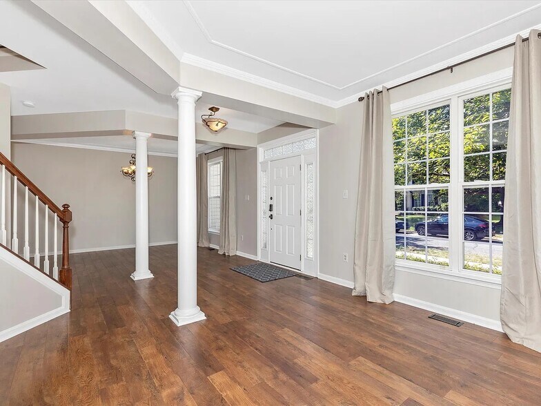 Building Photo - 1713 Dearbought Dr