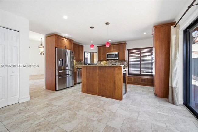 Building Photo - 561 SW 87th Ct