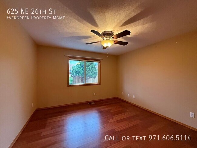 Building Photo - 625 NE 26th St
