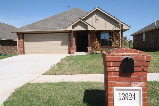 Building Photo - 13924 Northwood Village Dr