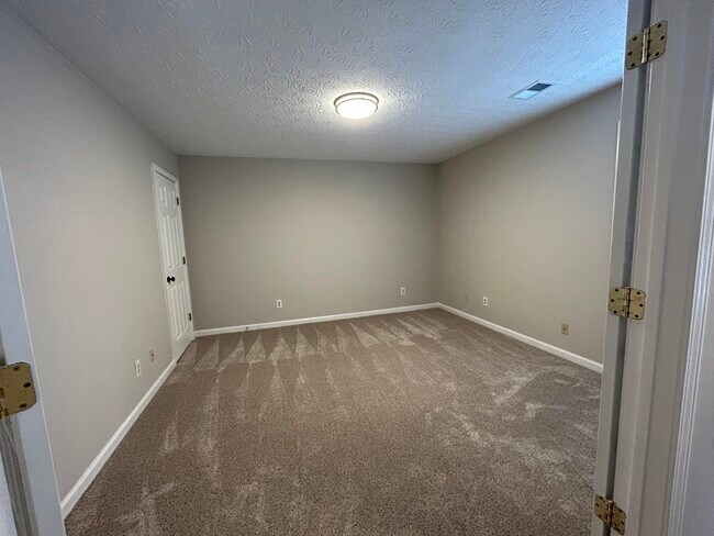 Building Photo - 3305 Drayton Pl