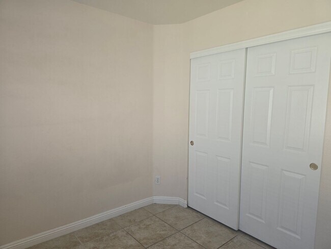 Building Photo - 3 bedroom home