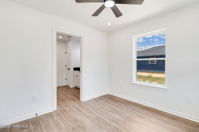 Building Photo - 142 Racca Rd