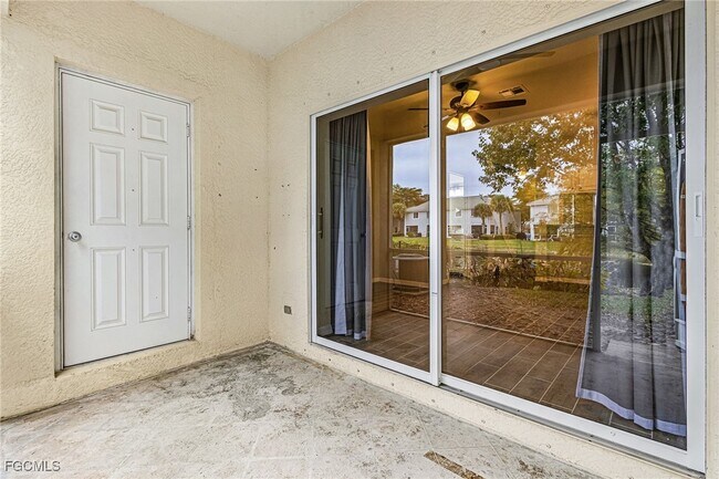 Building Photo - 10094 Poppy Hill Dr