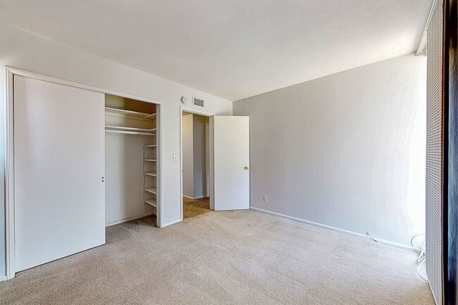 Building Photo - Large Family home - 4 Bedroom / 3 Bath