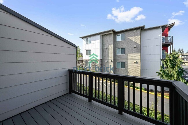 Building Photo - Modern Brand New 3-Bed, 3-Bath Home in the Heart of Lynnwood – Luxury Living Awaits!