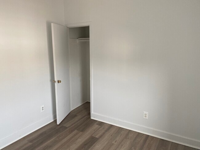 Building Photo - 93 Fairview Ave