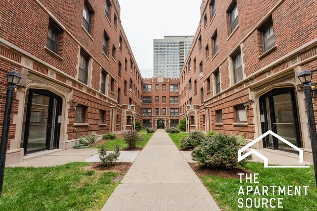 Building Photo - 516 W Cornelia Ave