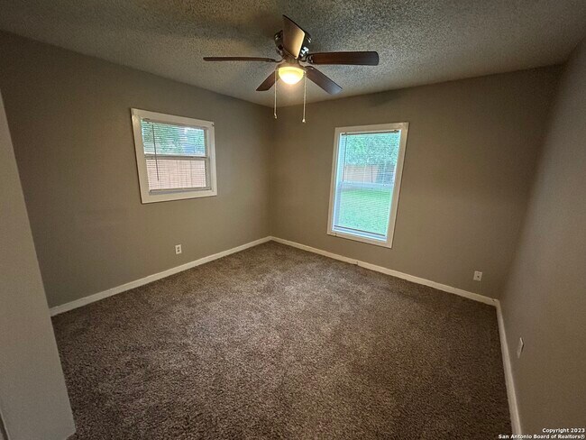 Building Photo - 1026 Edison Dr