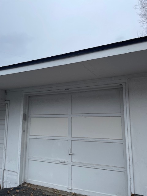 Garage - 8359 Woodward St