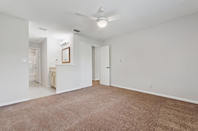 Building Photo - 6531 Chasewood Dr