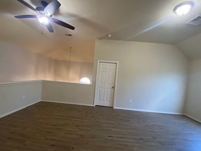 Building Photo - 2101 Crestwind Ct