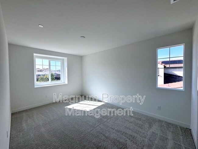 Building Photo - 30769 Valley Heights Dr.