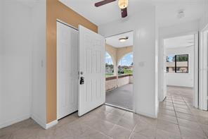 Building Photo - 658 Royalty Ct