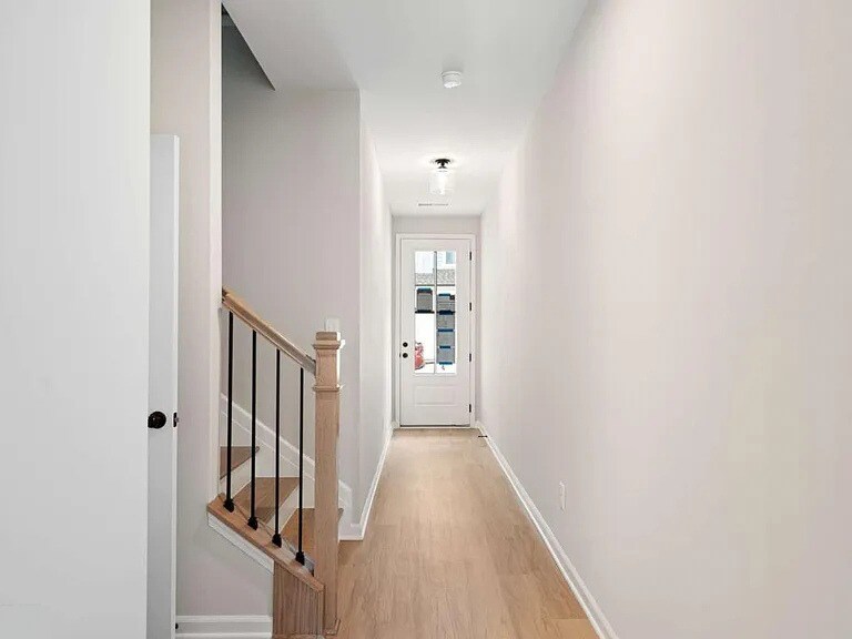 Building Photo - 703 Smokey Quartz Way