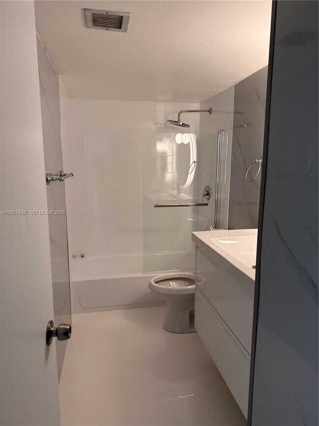 Building Photo - 8810 SW 132nd Pl