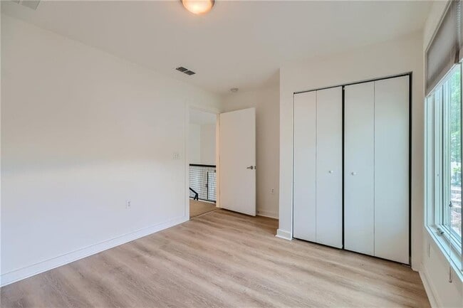 Building Photo - 1273 Eames Green NW