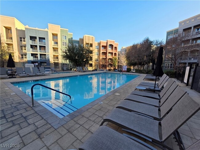 Building Photo - 62 E Serene Ave