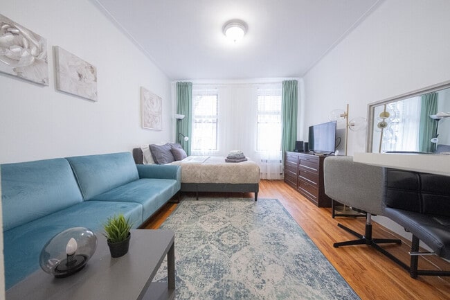 Building Photo - 328 E 74th St