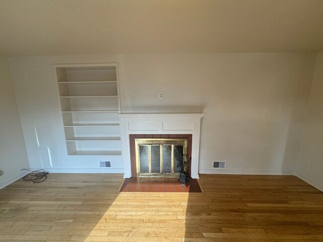 Building Photo - Available Now! 3 Bedroom Home Near OSU – $2,295/month