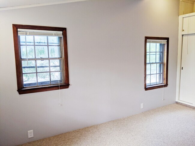 Building Photo - Clark Triplex