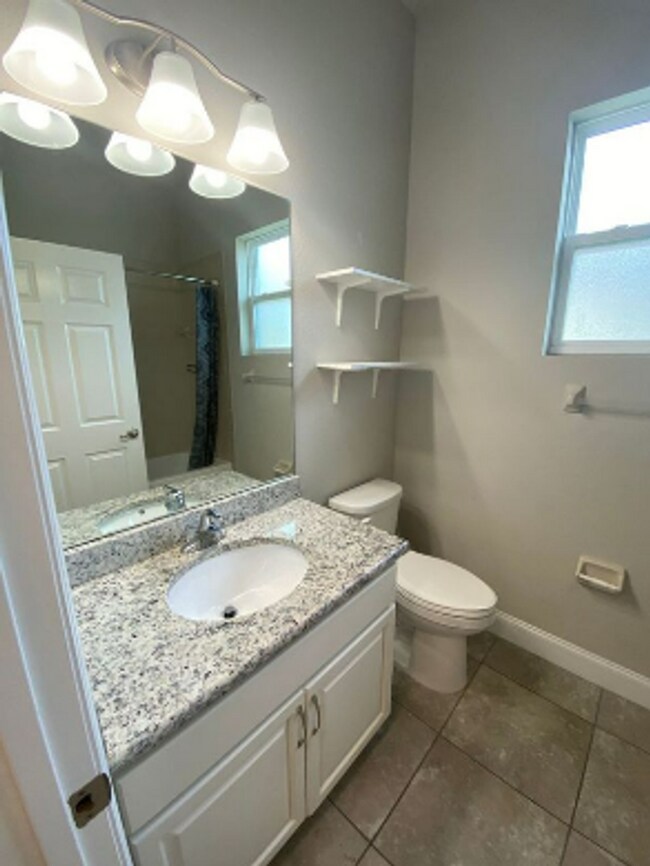 Building Photo - 3 Bedroom 2 Bath Home in Ormond Beach for RENT!
