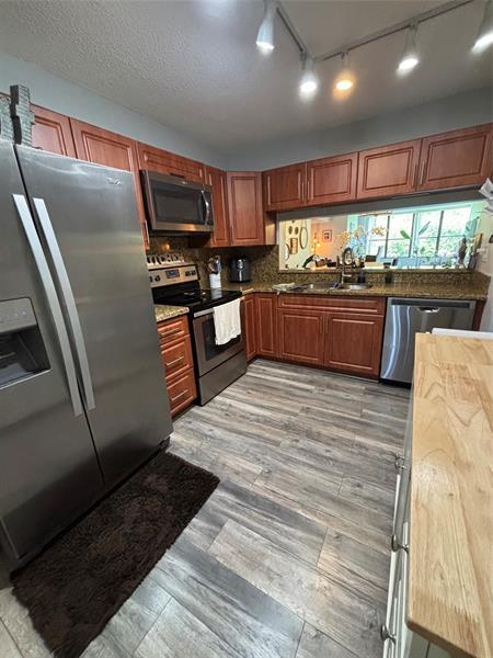 Building Photo - 2660 Carambola Cir N