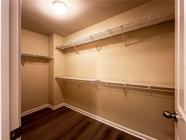 Building Photo - 5132 Meridian Ln