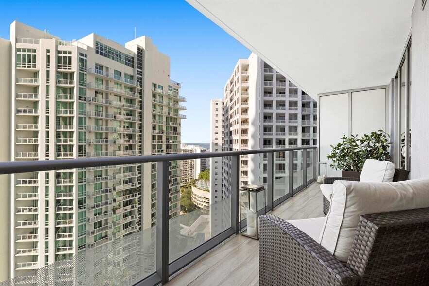 Building Photo - 1300 Brickell Ave