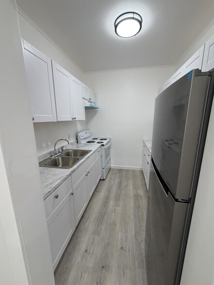 Building Photo - 1131 S N St