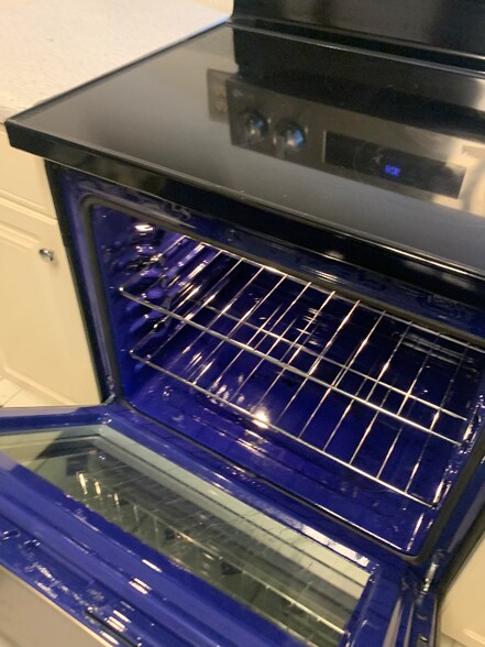 Building Photo - 5538 Walsh St