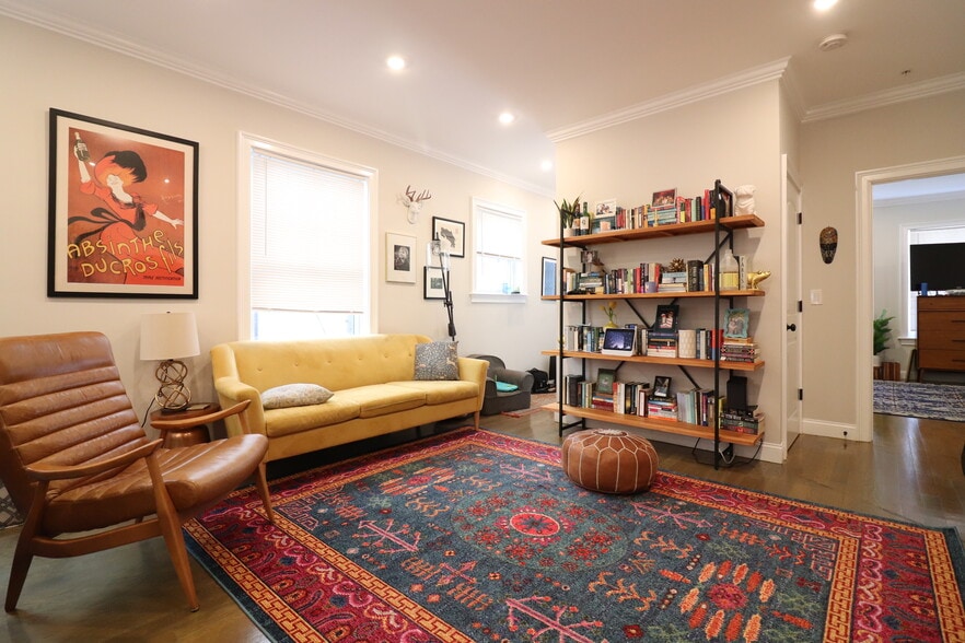 Building Photo - 17 Walk Hill St