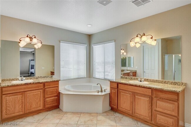 Building Photo - 44 Delighted Ave