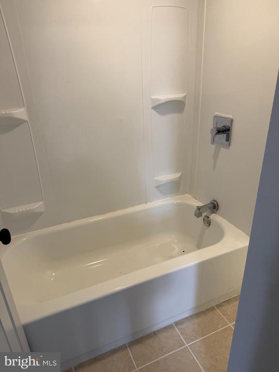 Building Photo - 1048 South St