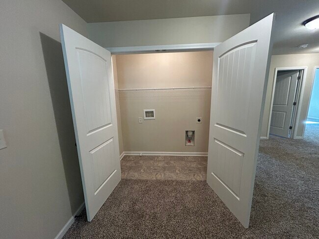 Building Photo - 5716 Westin Cir