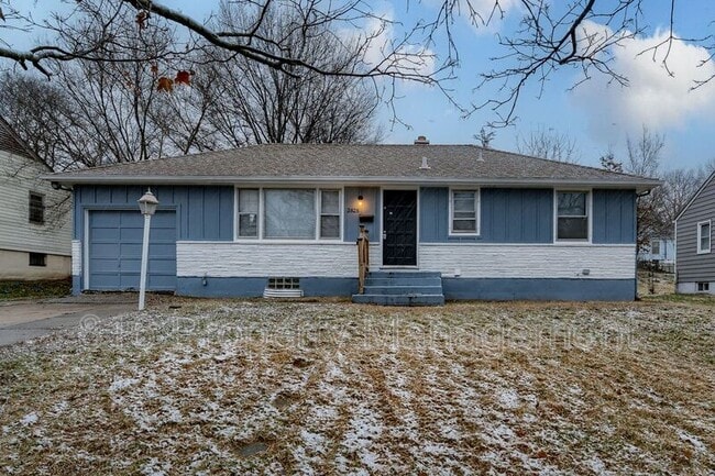 Primary Photo - 3828 E 72nd Terrace