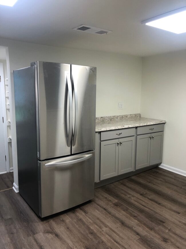 Building Photo - 9314 Madison Ave