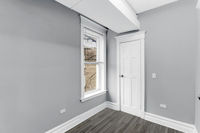 Building Photo - 5341 S Indiana Ave