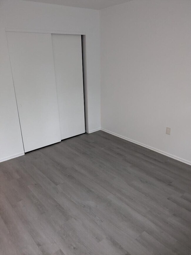 Building Photo - 620 Pedretti Ave