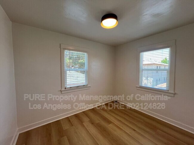 Building Photo - 625 W 23rd St