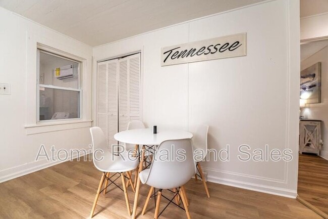 Building Photo - 614 E Brushy Valley Dr