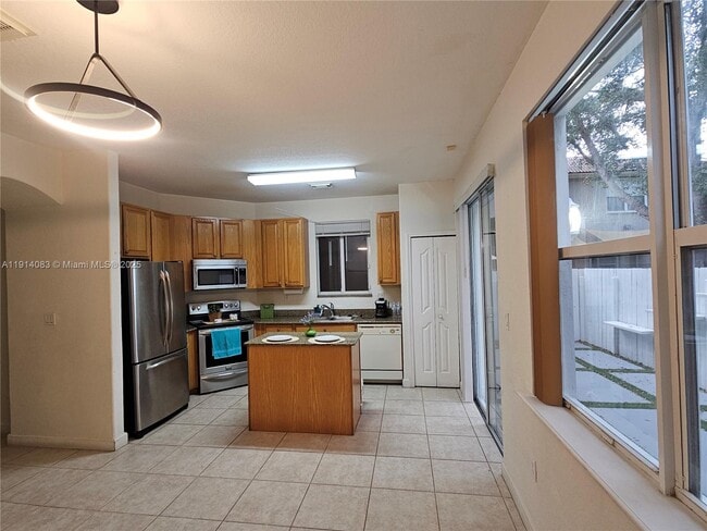 Building Photo - 11551 NW 79th Ln