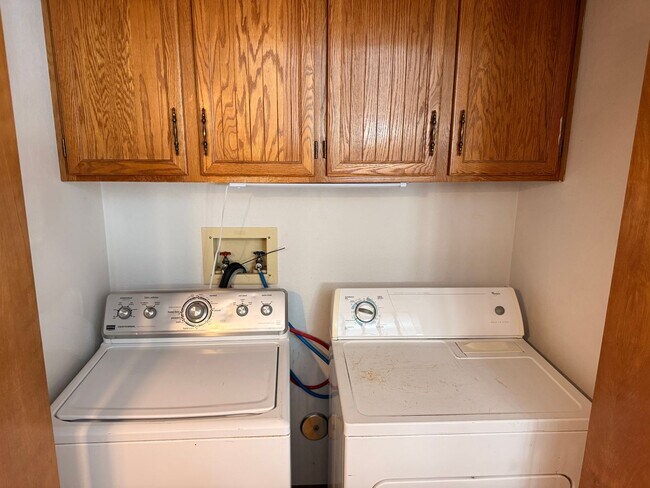 Building Photo - Beautiful Country Club