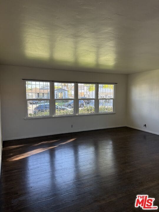 Building Photo - 3311 1/2 W 78th St