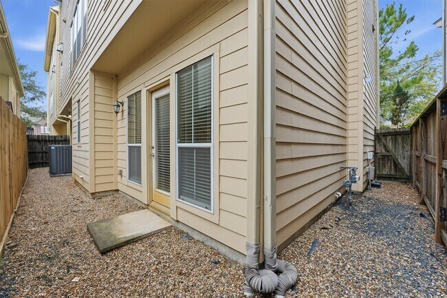 Building Photo - 5523 Crooms St