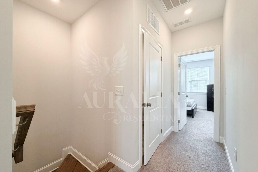 Building Photo - 1306 Farm Pond Trl