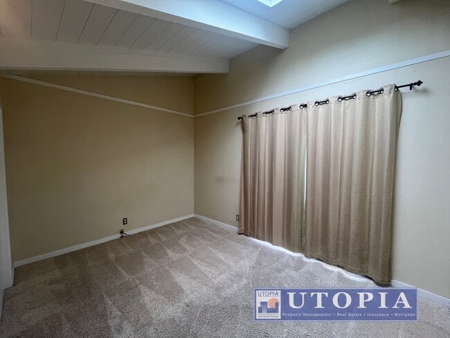 Building Photo - Beautiful and spacious 2 Bedroom, 1.5 Bathroom Located in Rio Del Mar, close to the beach and Apt...