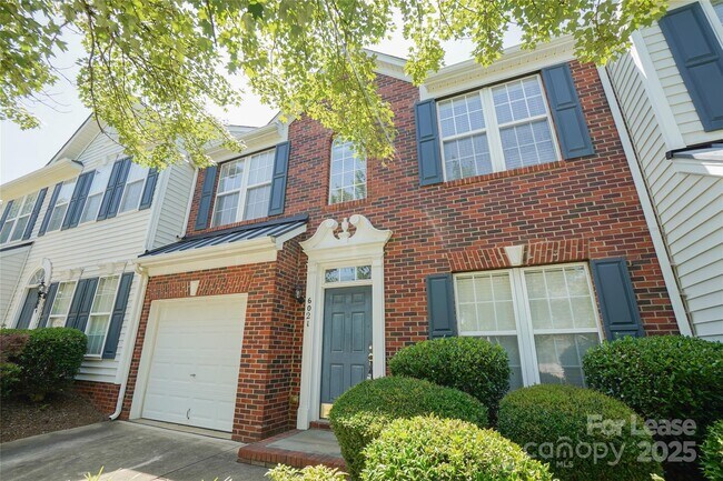 Primary Photo - 6021 Queens Walk Ct