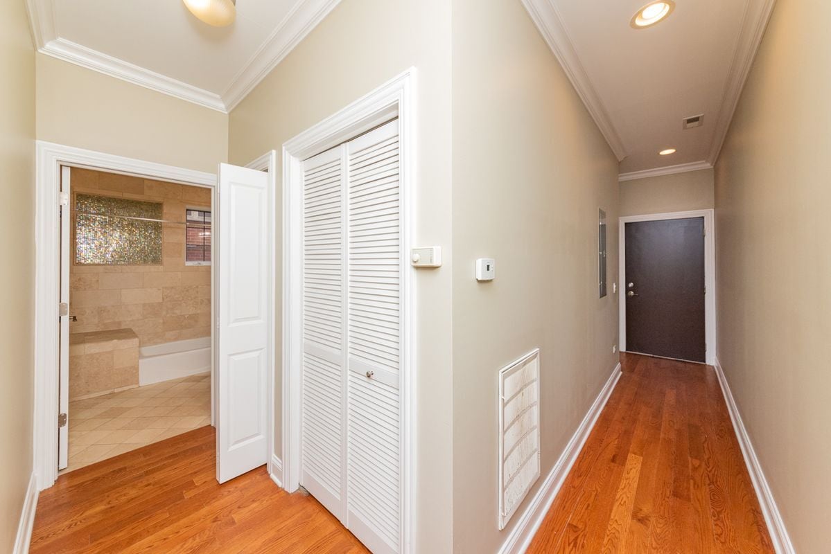 Building Photo - 6217 S Kimbark Ave